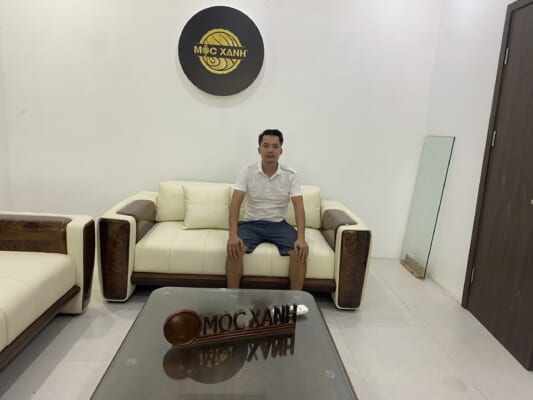 alt="Sofa gỗ óc chó bọc da cao cấp MS 03"